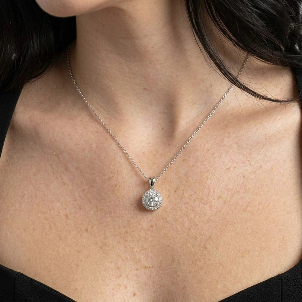 Smilla – Necklace with a sparkling pendant