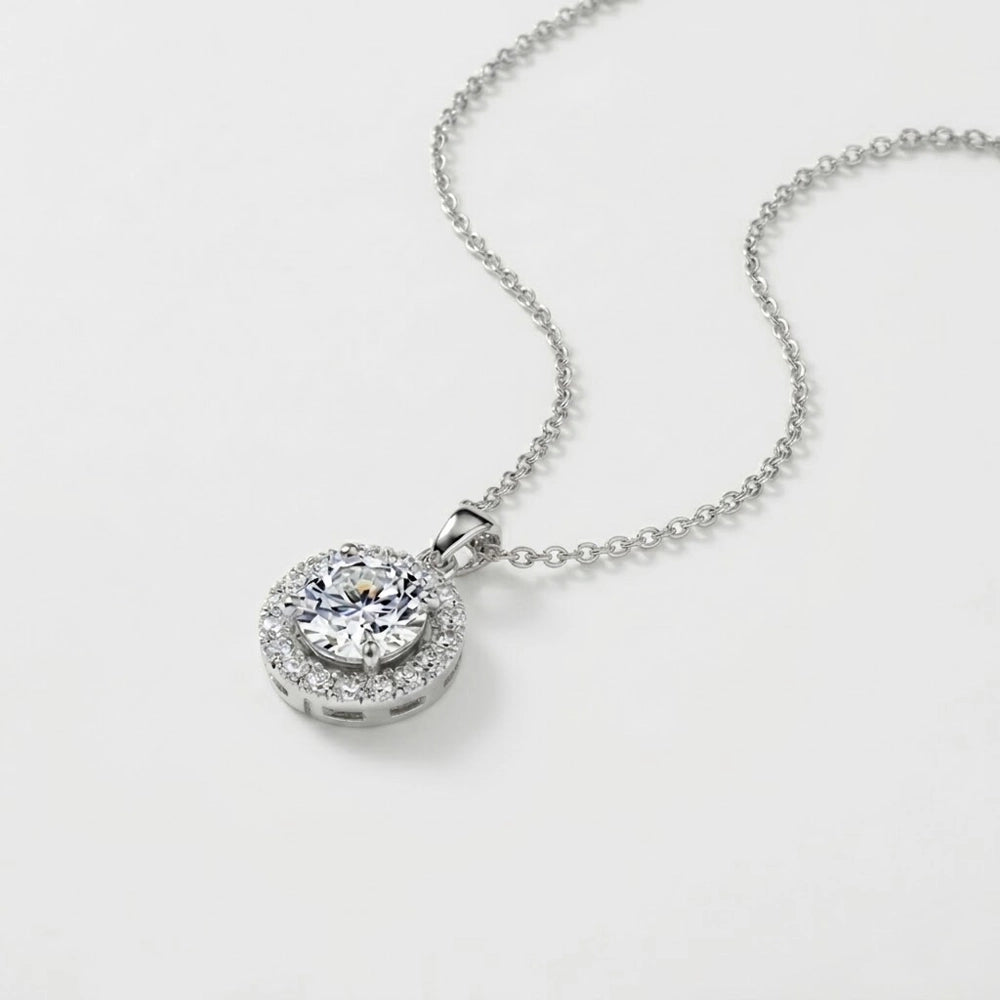 Smilla – Necklace with a sparkling pendant