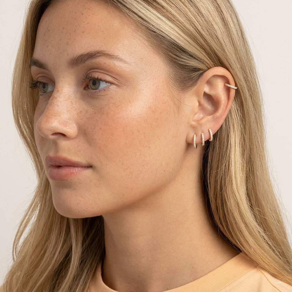 Sophie – Small huggies for helix piercing