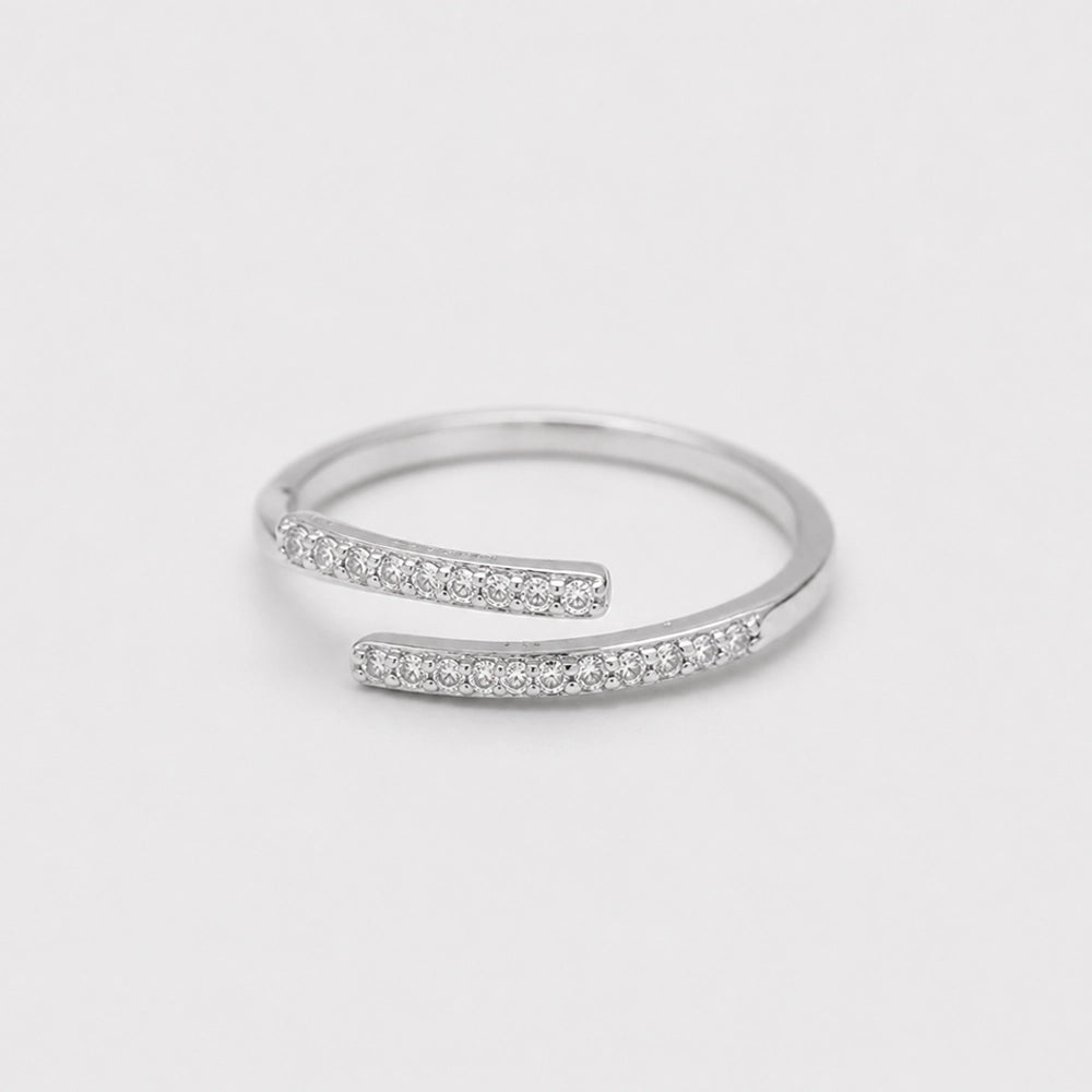 Supreme – Adjustable ring with intertwined front