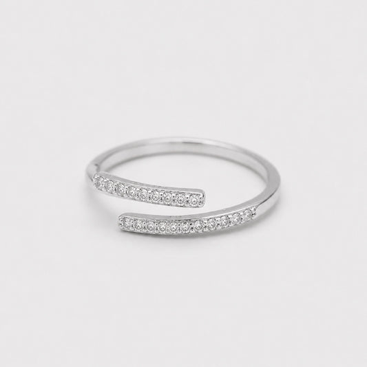 Supreme – Adjustable ring with intertwined front