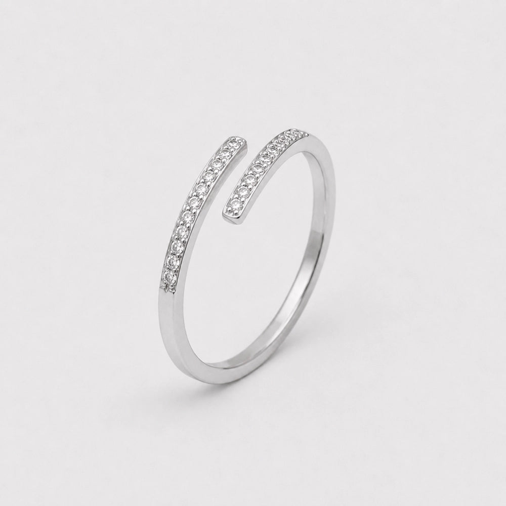 Supreme – Adjustable ring with intertwined front