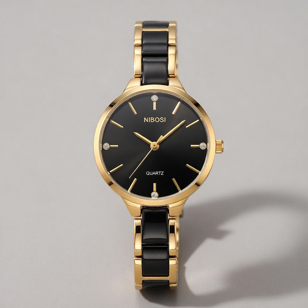 Tess - Modern-detaillierte Uhr