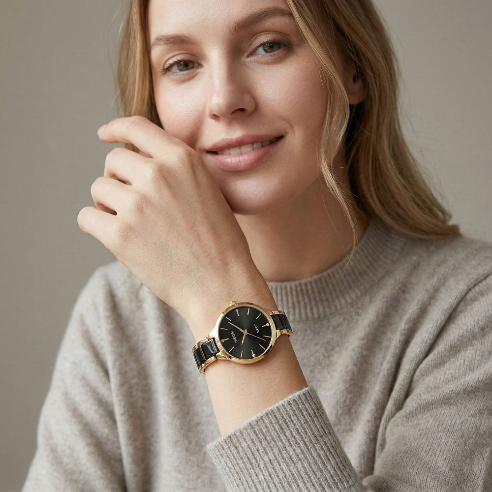 Tess - Modern-detaillierte Uhr