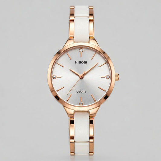 Tess - Modern-detaillierte Uhr