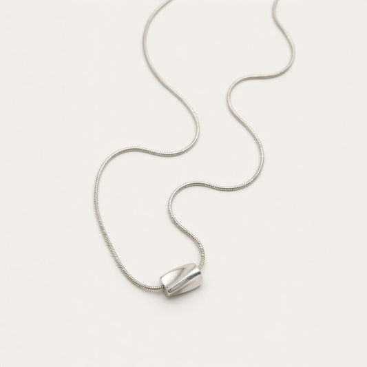 Twisted Square - Halskette mit bohnenförmigem Anhänger