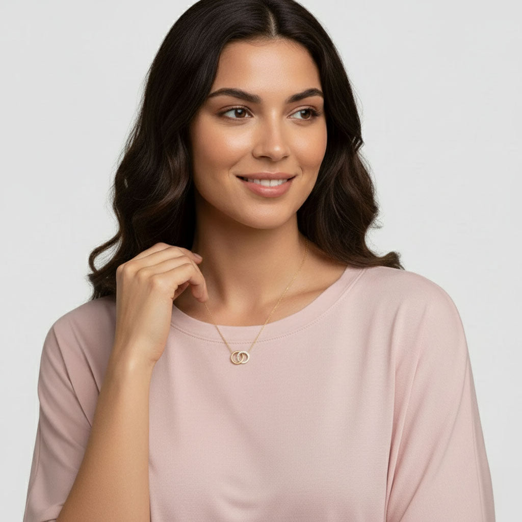 Unity - Halskette mit symbolischem Design