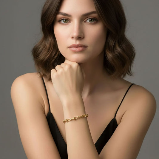 U-Turn – Bracelet with interlinked horseshoe chain