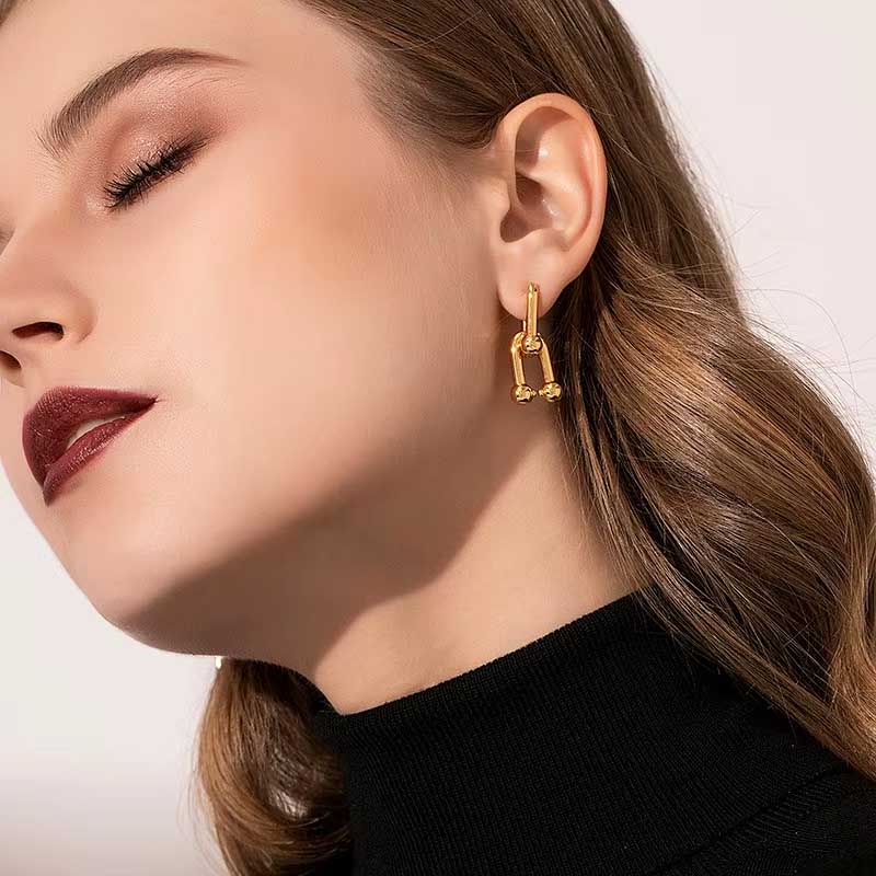 Earrings U-Turn