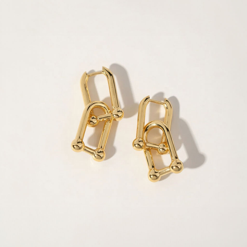 U-Turn – Horseshoe-shaped hoops