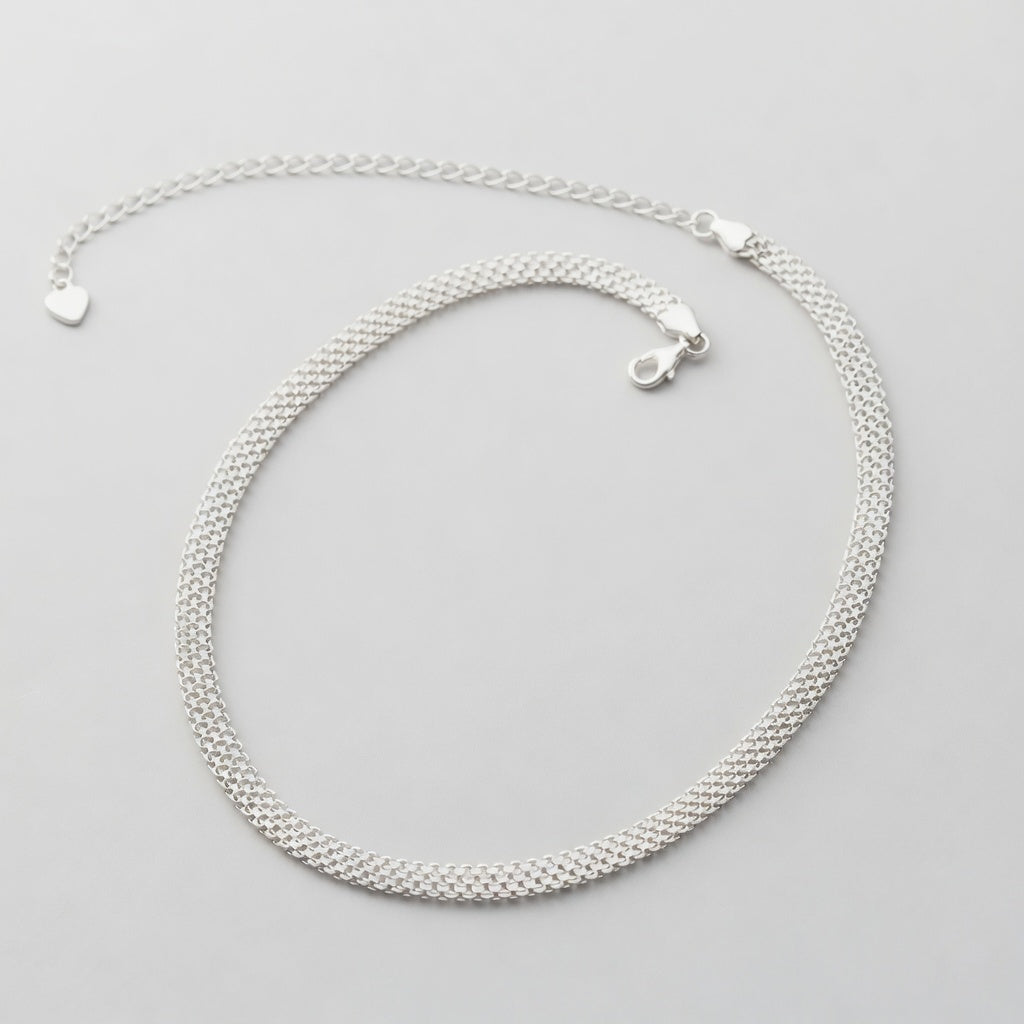 Indra – Choker necklace with wider chain