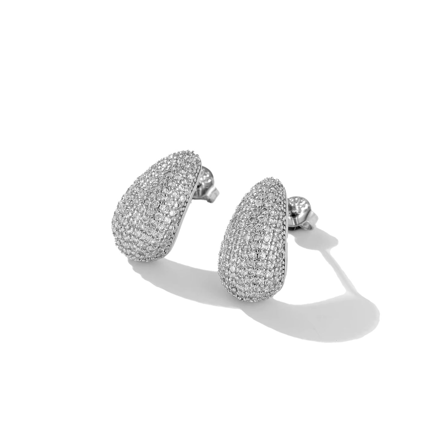 Valkyria – Teardrop-shaped earrings with sparkling stones