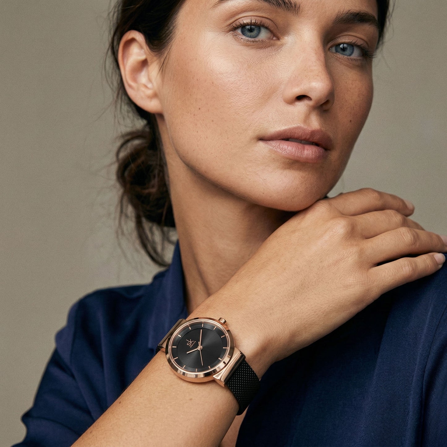 Velvet - Moderne Uhr mit Netzarmband