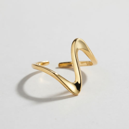 Vendela - Verstellbarer Ring mit gewelltem Design