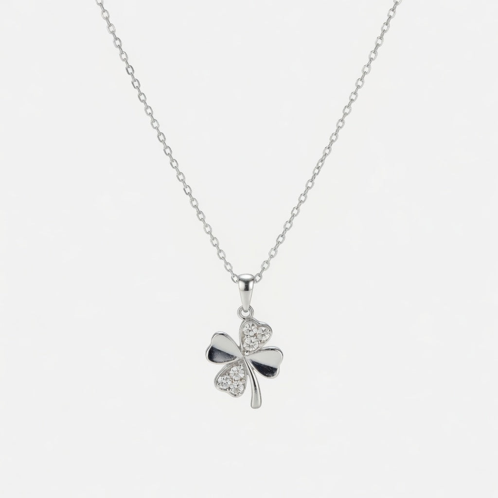 Felice – Necklace with sparkling four-leaf clover pendant