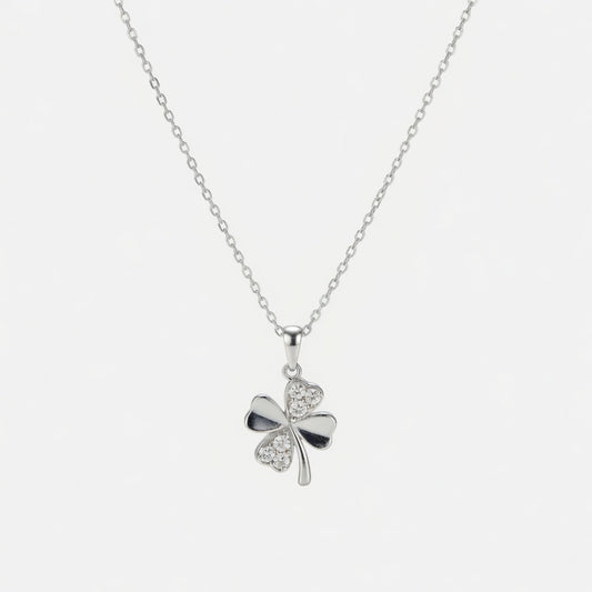 Felice – Necklace with sparkling four-leaf clover pendant