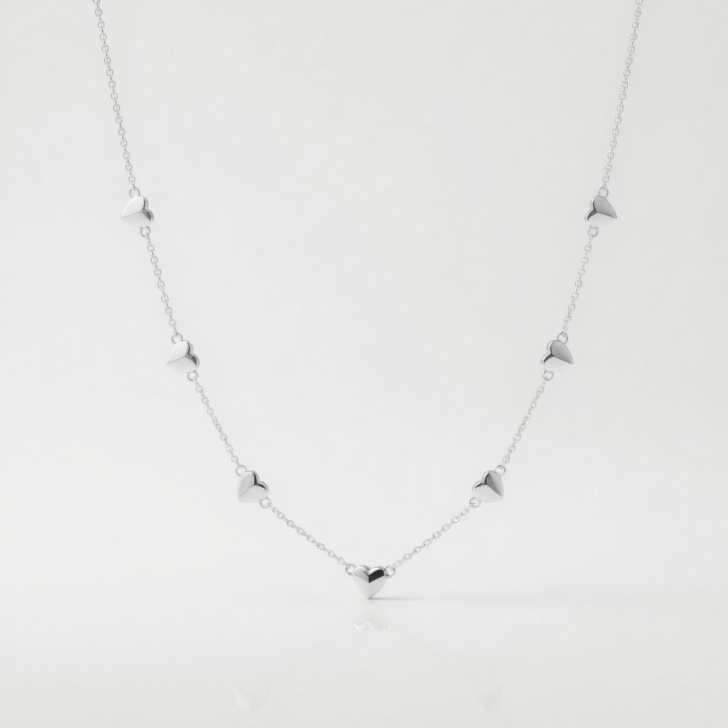 Lover’s Link – Necklace with heart-shaped details